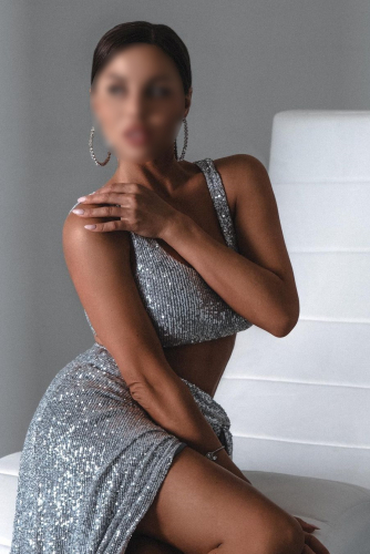 Проститутка Питера Мила Брюнетка c 2 размером груди у метро Автово Санкт-Петербург Фото-1